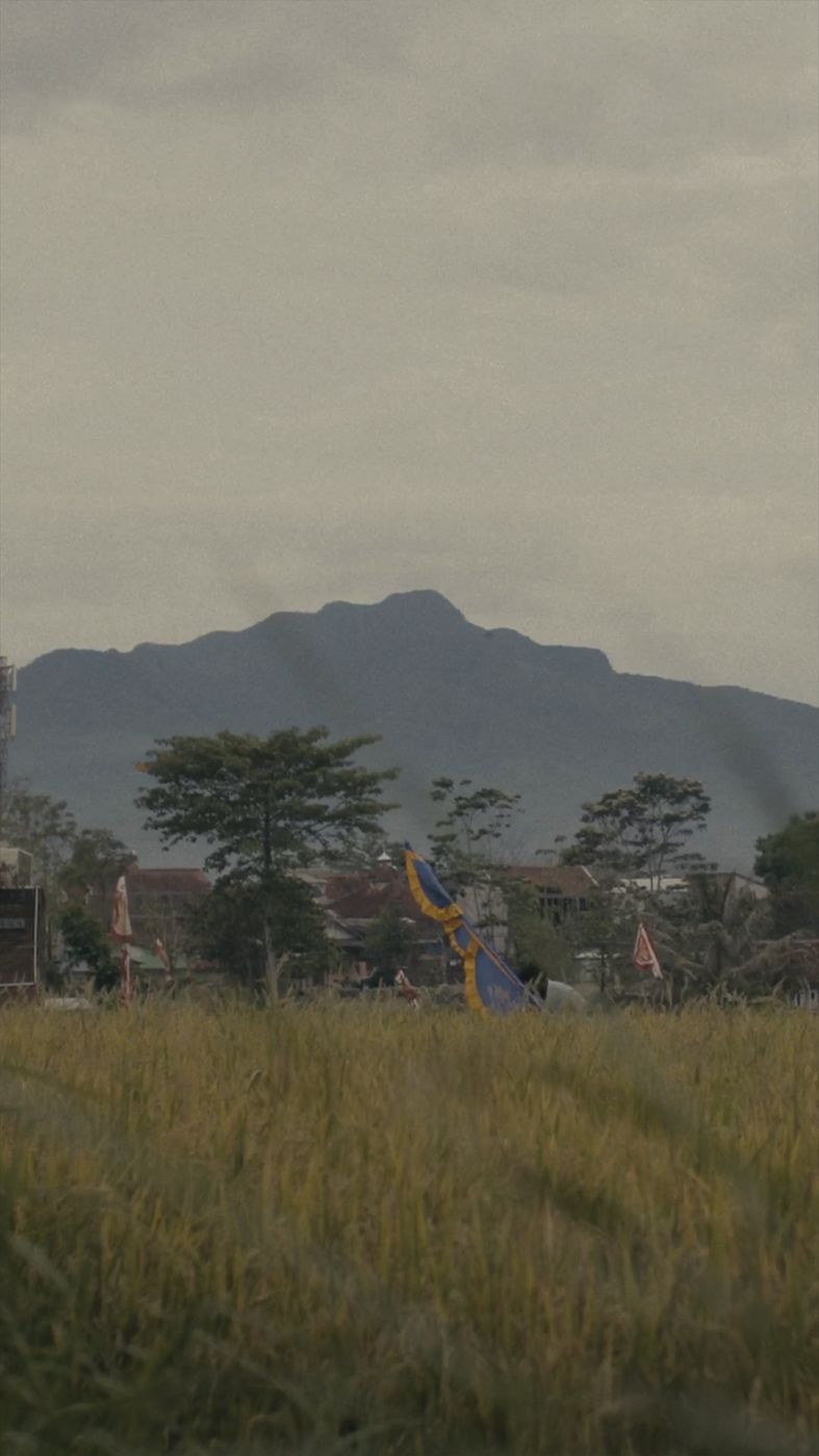 Still from Terpejam untuk Melihat